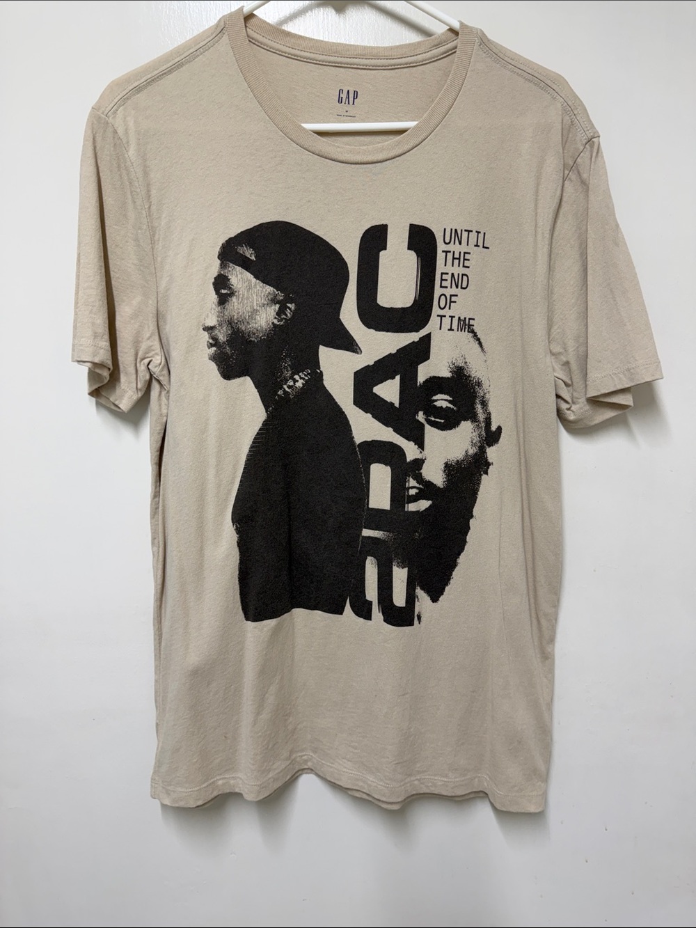GAP Men’s Taupe Graphic Short-Sleeve Tee with Black Print